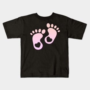 Little Baby Feet Birth cute Pregnancy Women Gifts Kids T-Shirt